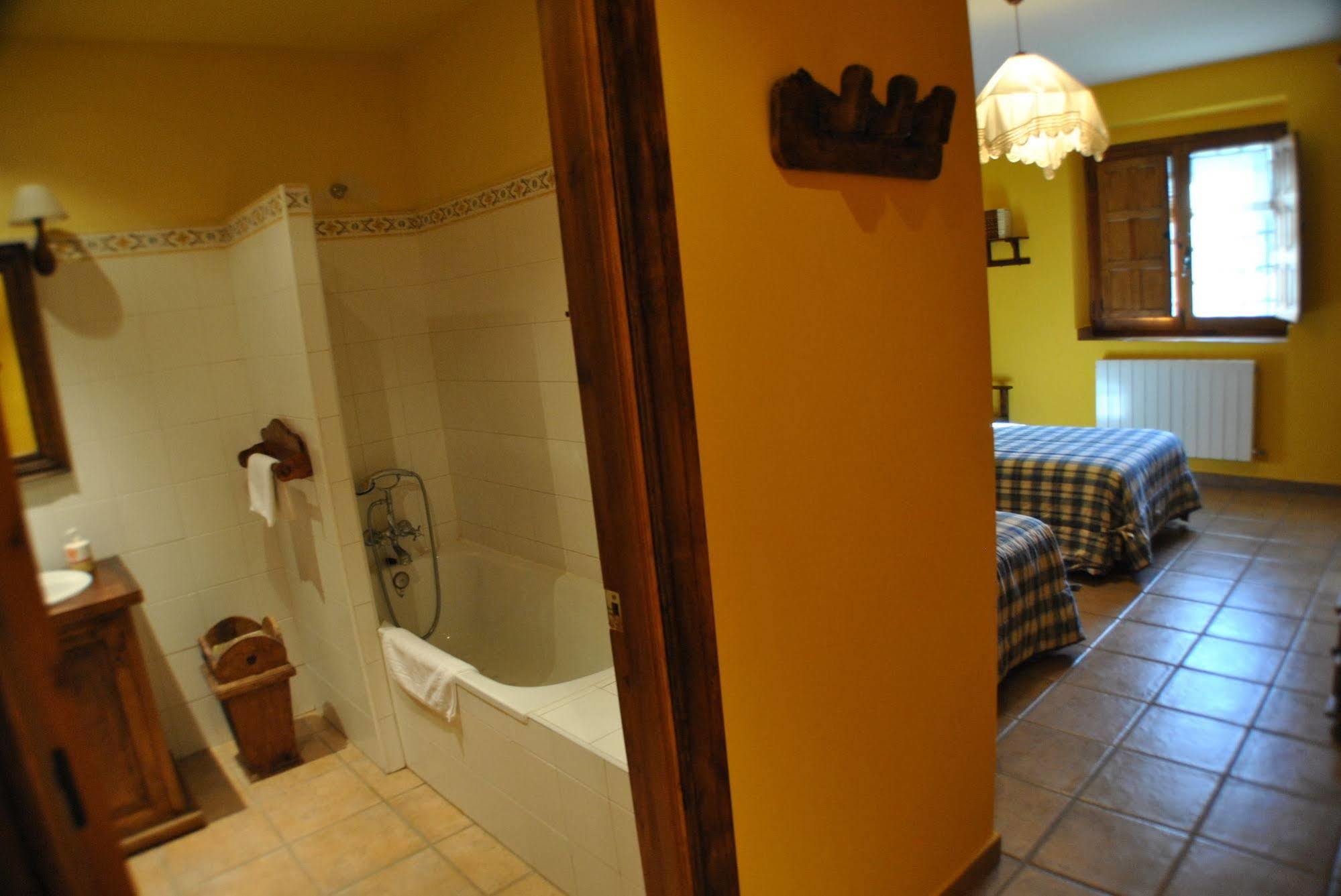 La Trocha De Hoyorredondo Hotell Exteriör bild
